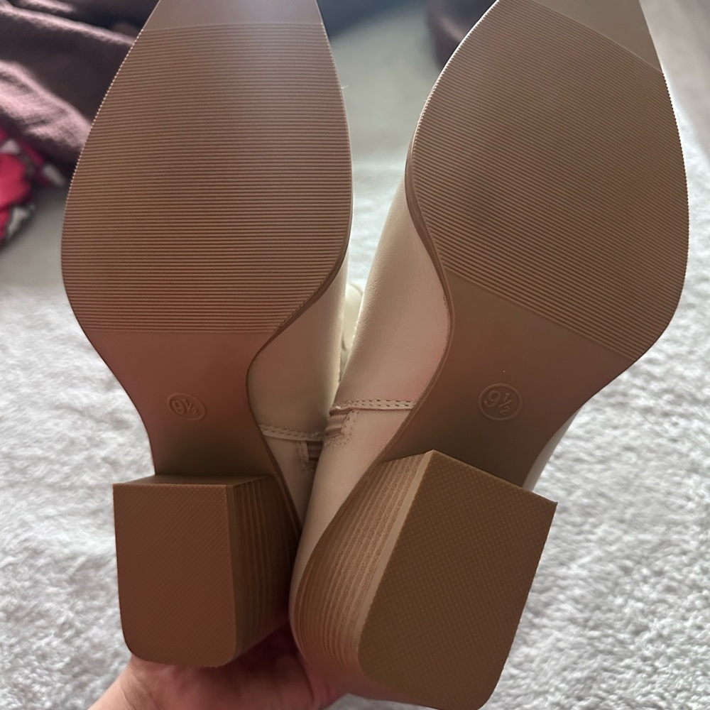 Universal Thread Cream Western-Inspired Block Heel Ankle Boots - Picture 6 of 7